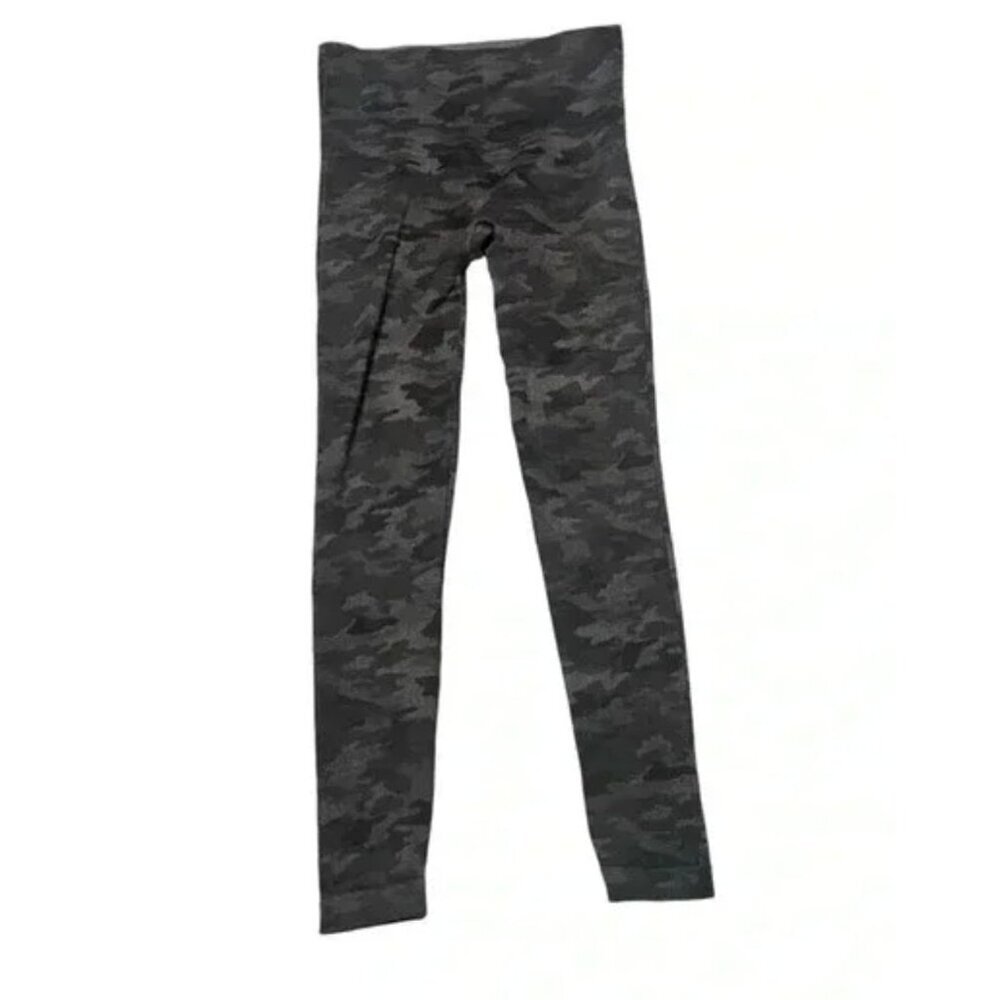 Spanx High-Waisted Camo Leggings Size M Stretchy & Comfortable Design Gray Camou